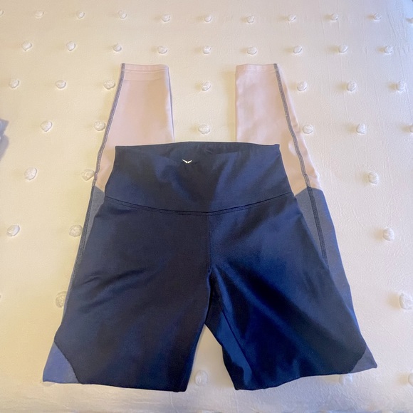 Old Navy Active Leggings - SIZE SMALL - Picture 2 of 3